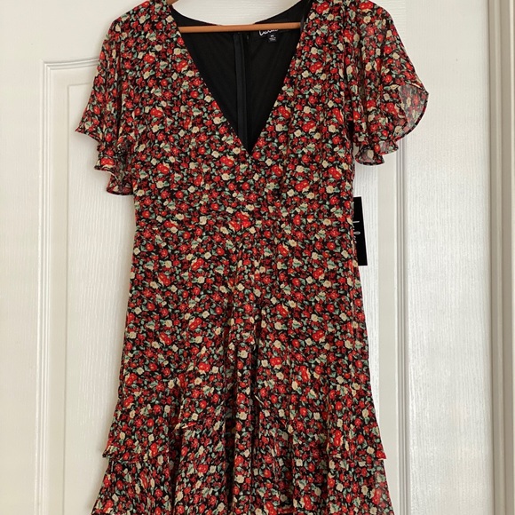Lulu’s Floral dress - Picture 2 of 5